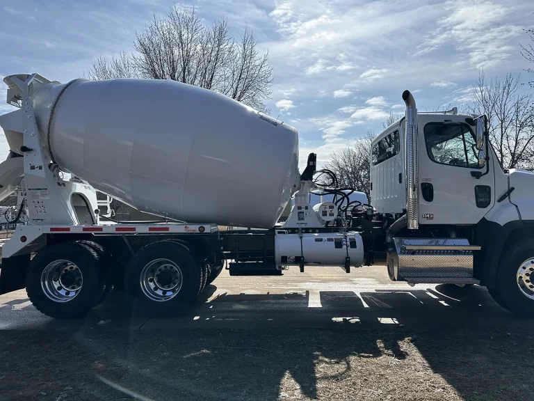 The right side view of an EASI REDI-Mix Truck.